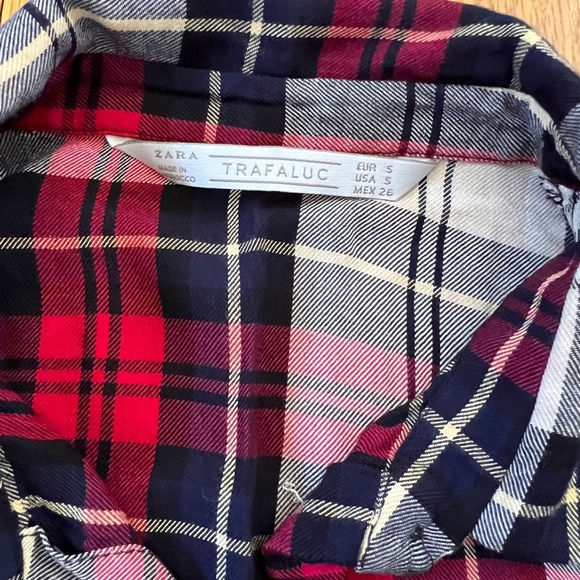 Zara Flannel - Picture 2 of 2